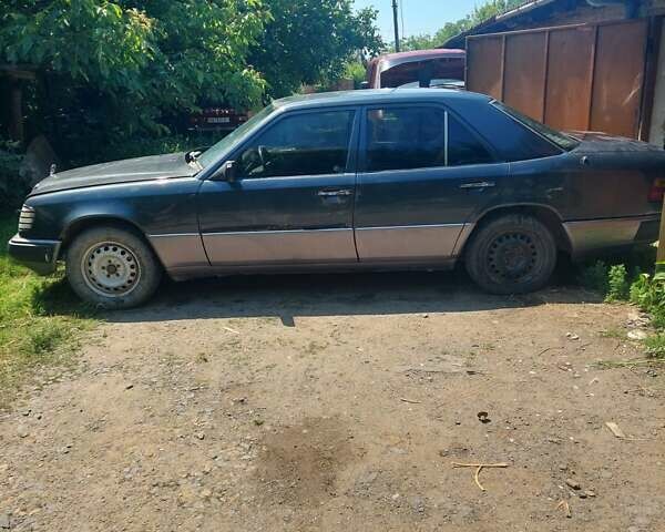 Зеленый Мерседес Е-Класс, объемом двигателя 0 л и пробегом 400 тыс. км за 1500 $, фото 3 на Automoto.ua