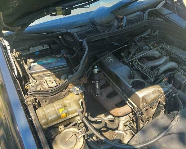 Зеленый Мерседес Е-Класс, объемом двигателя 0 л и пробегом 400 тыс. км за 1500 $, фото 2 на Automoto.ua