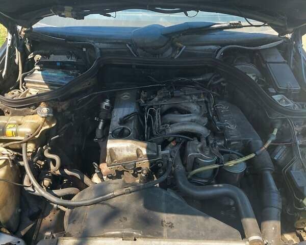 Зеленый Мерседес Е-Класс, объемом двигателя 0 л и пробегом 400 тыс. км за 1500 $, фото 1 на Automoto.ua