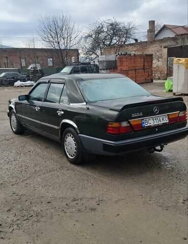 Зеленый Мерседес Е-Класс, объемом двигателя 2 л и пробегом 365 тыс. км за 2500 $, фото 4 на Automoto.ua