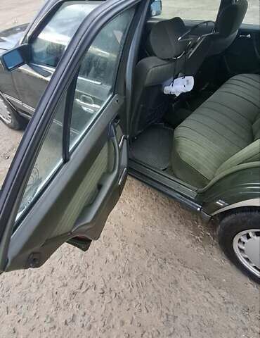 Зеленый Мерседес Е-Класс, объемом двигателя 2 л и пробегом 365 тыс. км за 2500 $, фото 8 на Automoto.ua