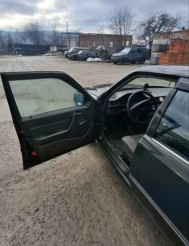 Зеленый Мерседес Е-Класс, объемом двигателя 2 л и пробегом 365 тыс. км за 2500 $, фото 10 на Automoto.ua