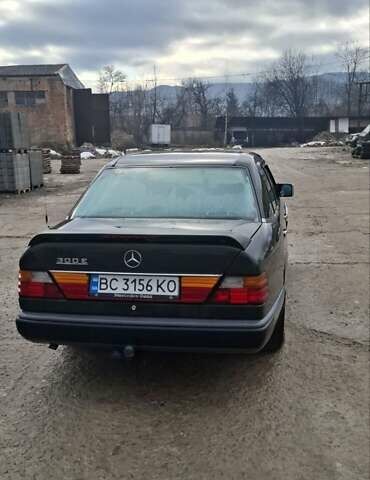 Зеленый Мерседес Е-Класс, объемом двигателя 2 л и пробегом 365 тыс. км за 2500 $, фото 3 на Automoto.ua