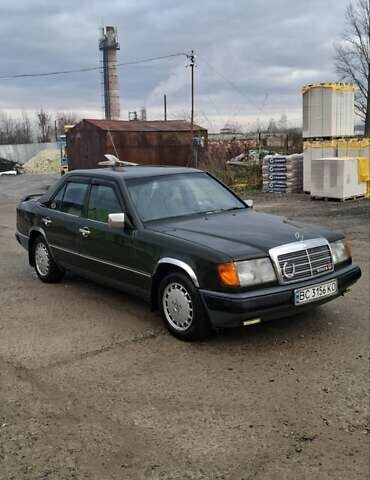 Зеленый Мерседес Е-Класс, объемом двигателя 2 л и пробегом 365 тыс. км за 2500 $, фото 1 на Automoto.ua