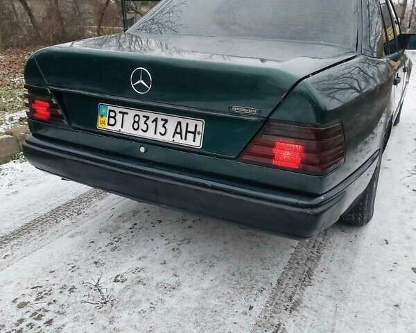 Зелений Мерседес Е-Клас, об'ємом двигуна 2.3 л та пробігом 350 тис. км за 1200 $, фото 14 на Automoto.ua