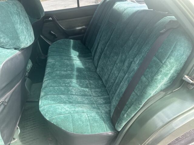 Зелений Мерседес Е-Клас, об'ємом двигуна 3 л та пробігом 244 тис. км за 2500 $, фото 5 на Automoto.ua