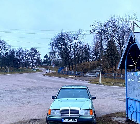 Зеленый Мерседес Е-Класс, объемом двигателя 2 л и пробегом 497 тыс. км за 2300 $, фото 1 на Automoto.ua