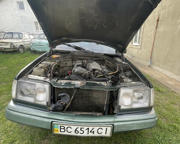 Зеленый Мерседес Е-Класс, объемом двигателя 2.4 л и пробегом 407 тыс. км за 3000 $, фото 15 на Automoto.ua