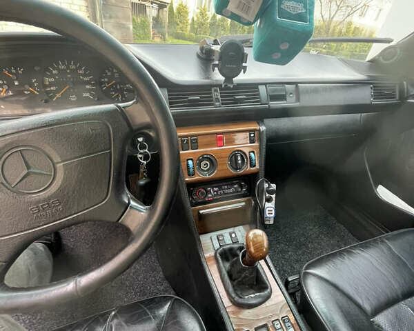 Зеленый Мерседес Е-Класс, объемом двигателя 2.4 л и пробегом 407 тыс. км за 3000 $, фото 7 на Automoto.ua