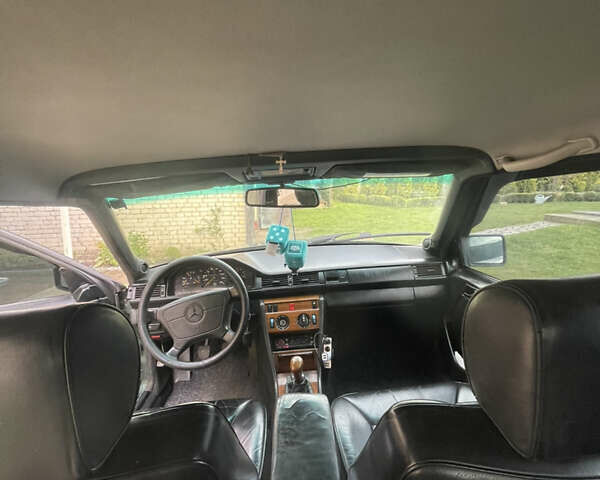 Зеленый Мерседес Е-Класс, объемом двигателя 2.4 л и пробегом 407 тыс. км за 3000 $, фото 11 на Automoto.ua