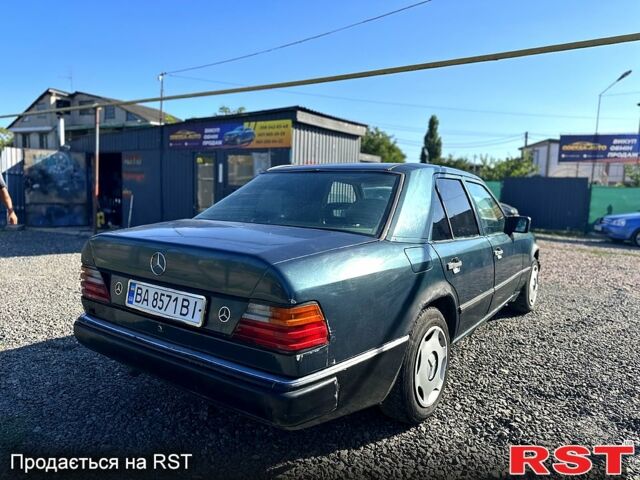 Зеленый Мерседес Е-Класс, объемом двигателя 2.3 л и пробегом 0 тыс. км за 1200 $, фото 4 на Automoto.ua