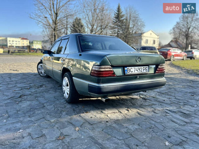 Зеленый Мерседес Е-Класс, объемом двигателя 2.6 л и пробегом 350 тыс. км за 2349 $, фото 3 на Automoto.ua