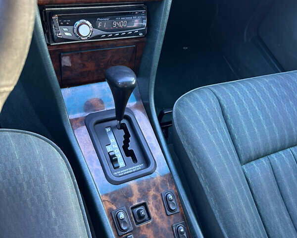 Зеленый Мерседес Е-Класс, объемом двигателя 2.6 л и пробегом 350 тыс. км за 2249 $, фото 6 на Automoto.ua