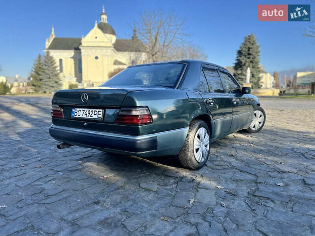 Зеленый Мерседес Е-Класс, объемом двигателя 2.6 л и пробегом 350 тыс. км за 2349 $, фото 2 на Automoto.ua