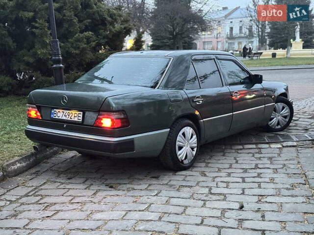 Зеленый Мерседес Е-Класс, объемом двигателя 2.6 л и пробегом 350 тыс. км за 2249 $, фото 3 на Automoto.ua