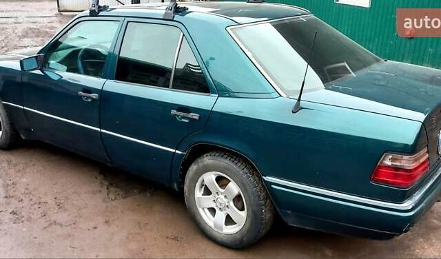 Зелений Мерседес Е-Клас, об'ємом двигуна 2.5 л та пробігом 300 тис. км за 3000 $, фото 14 на Automoto.ua