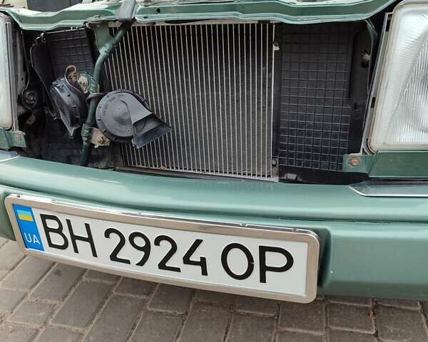 Зелений Мерседес Е-Клас, об'ємом двигуна 2 л та пробігом 381 тис. км за 4800 $, фото 9 на Automoto.ua