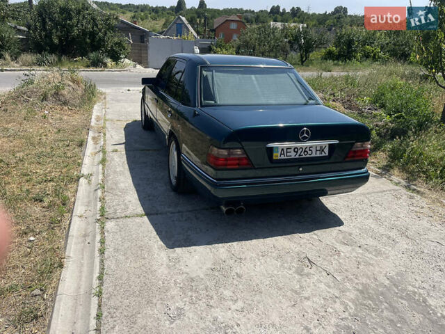 Зеленый Мерседес Е-Класс, объемом двигателя 4.2 л и пробегом 360 тыс. км за 8000 $, фото 3 на Automoto.ua