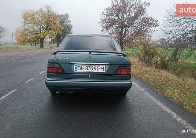 Зелений Мерседес Е-Клас, об'ємом двигуна 2.2 л та пробігом 549 тис. км за 3200 $, фото 14 на Automoto.ua