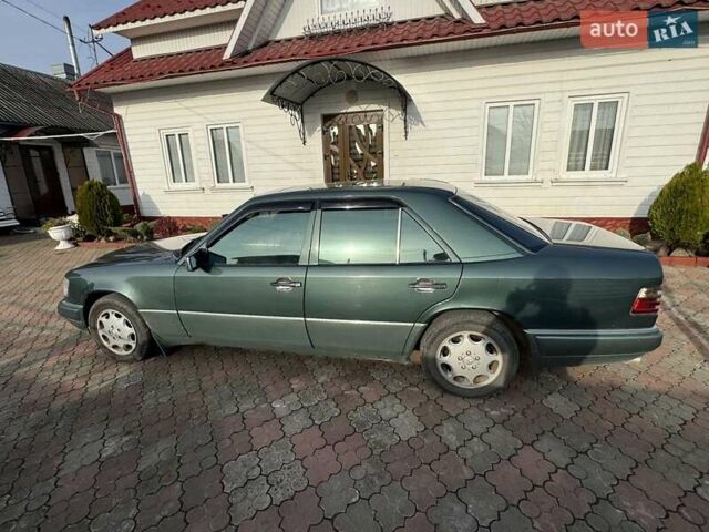 Зеленый Мерседес Е-Класс, объемом двигателя 0 л и пробегом 635 тыс. км за 3000 $, фото 3 на Automoto.ua