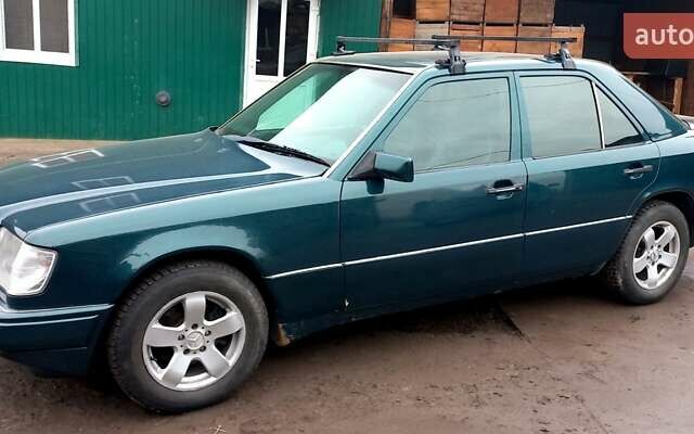 Зелений Мерседес Е-Клас, об'ємом двигуна 2.5 л та пробігом 300 тис. км за 3000 $, фото 12 на Automoto.ua