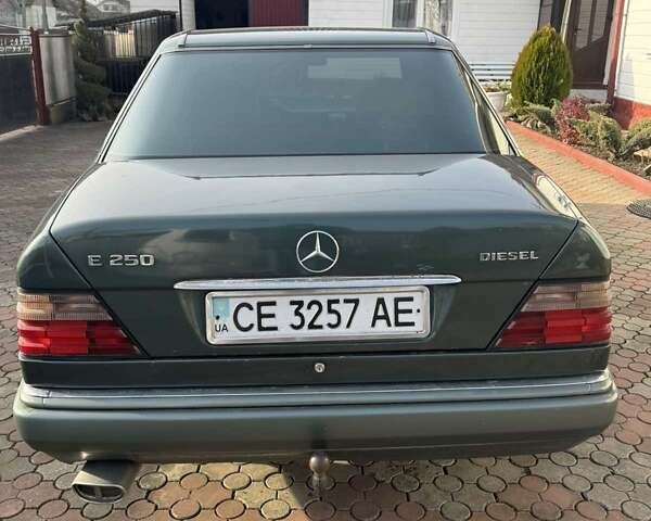 Зеленый Мерседес Е-Класс, объемом двигателя 0 л и пробегом 635 тыс. км за 3000 $, фото 4 на Automoto.ua