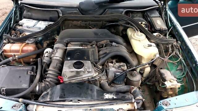 Зелений Мерседес Е-Клас, об'ємом двигуна 2.5 л та пробігом 300 тис. км за 3000 $, фото 8 на Automoto.ua