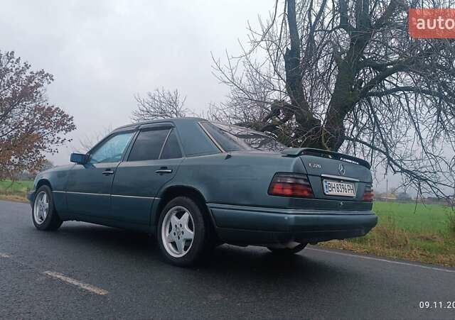 Зелений Мерседес Е-Клас, об'ємом двигуна 2.2 л та пробігом 549 тис. км за 3200 $, фото 12 на Automoto.ua