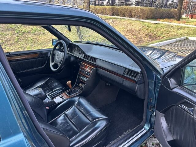 Зеленый Мерседес Е-Класс, объемом двигателя 3 л и пробегом 200 тыс. км за 4700 $, фото 18 на Automoto.ua