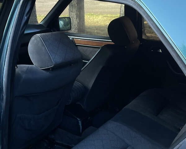 Зеленый Мерседес Е-Класс, объемом двигателя 2.2 л и пробегом 419 тыс. км за 2600 $, фото 11 на Automoto.ua