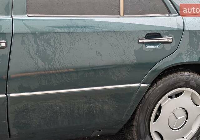 Зеленый Мерседес Е-Класс, объемом двигателя 2 л и пробегом 460 тыс. км за 3450 $, фото 20 на Automoto.ua