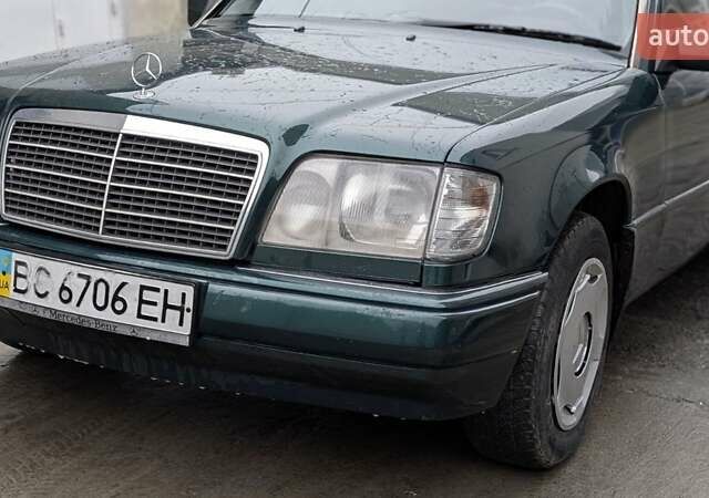 Зеленый Мерседес Е-Класс, объемом двигателя 2 л и пробегом 460 тыс. км за 3450 $, фото 2 на Automoto.ua