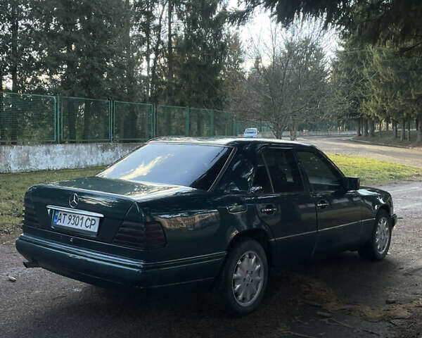 Зеленый Мерседес Е-Класс, объемом двигателя 2.2 л и пробегом 419 тыс. км за 2600 $, фото 5 на Automoto.ua