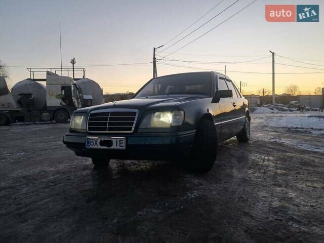 Зелений Мерседес Е-Клас, об'ємом двигуна 2 л та пробігом 366 тис. км за 3600 $, фото 5 на Automoto.ua