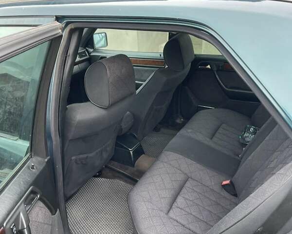 Зеленый Мерседес Е-Класс, объемом двигателя 2.5 л и пробегом 532 тыс. км за 2600 $, фото 3 на Automoto.ua