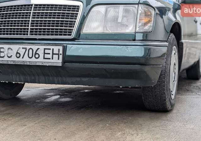 Зеленый Мерседес Е-Класс, объемом двигателя 2 л и пробегом 460 тыс. км за 3450 $, фото 1 на Automoto.ua