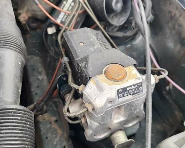 Зеленый Мерседес Е-Класс, объемом двигателя 2 л и пробегом 500 тыс. км за 2300 $, фото 19 на Automoto.ua