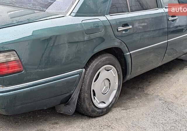 Зеленый Мерседес Е-Класс, объемом двигателя 2 л и пробегом 460 тыс. км за 3450 $, фото 22 на Automoto.ua