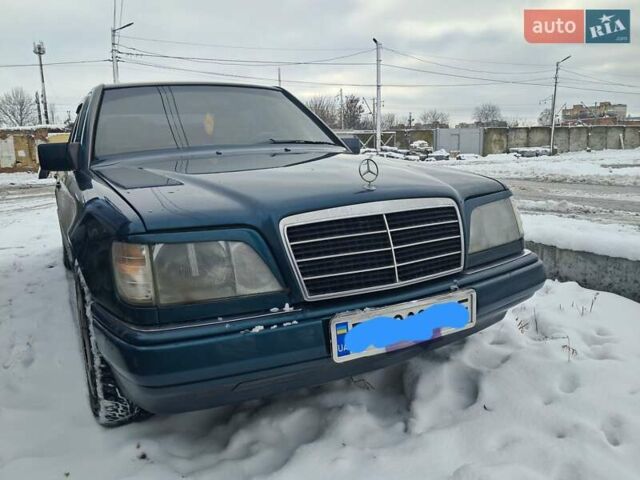 Зелений Мерседес Е-Клас, об'ємом двигуна 2 л та пробігом 366 тис. км за 3600 $, фото 7 на Automoto.ua