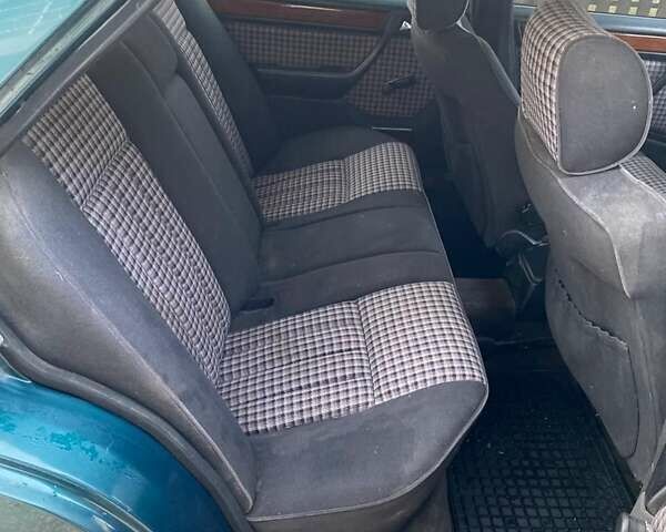 Зеленый Мерседес Е-Класс, объемом двигателя 2.5 л и пробегом 519 тыс. км за 4500 $, фото 6 на Automoto.ua