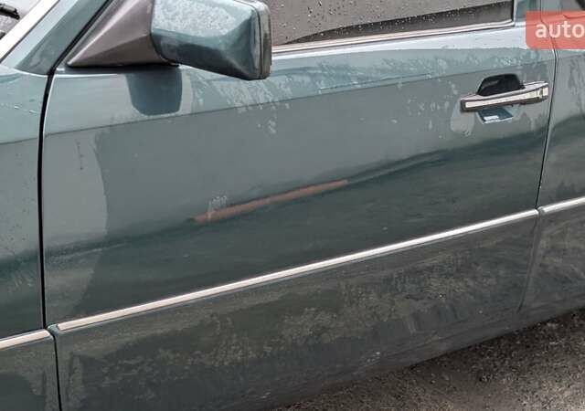 Зеленый Мерседес Е-Класс, объемом двигателя 2 л и пробегом 460 тыс. км за 3450 $, фото 14 на Automoto.ua