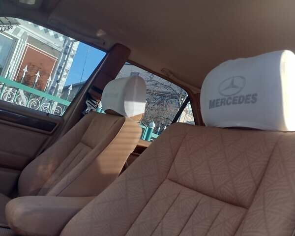 Зеленый Мерседес Е-Класс, объемом двигателя 3.2 л и пробегом 470 тыс. км за 5500 $, фото 4 на Automoto.ua