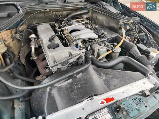 Зеленый Мерседес Е-Класс, объемом двигателя 2 л и пробегом 500 тыс. км за 2300 $, фото 17 на Automoto.ua