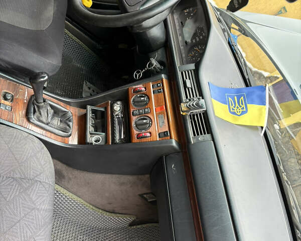 Зелений Мерседес Е-Клас, об'ємом двигуна 2 л та пробігом 380 тис. км за 3900 $, фото 25 на Automoto.ua