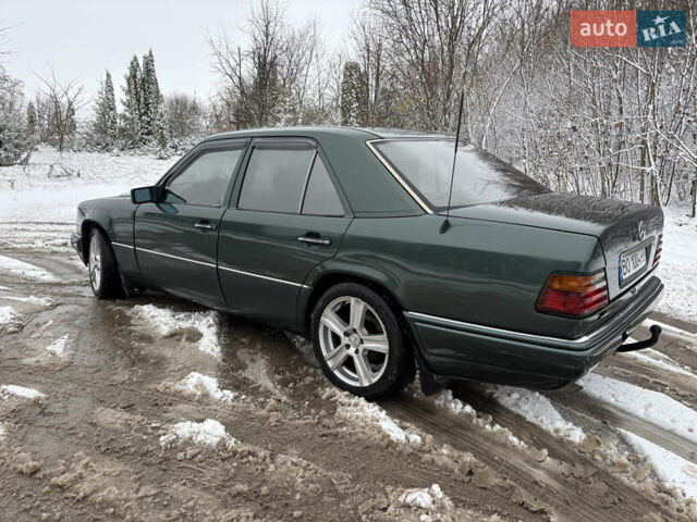 Зелений Мерседес Е-Клас, об'ємом двигуна 2 л та пробігом 380 тис. км за 3900 $, фото 20 на Automoto.ua