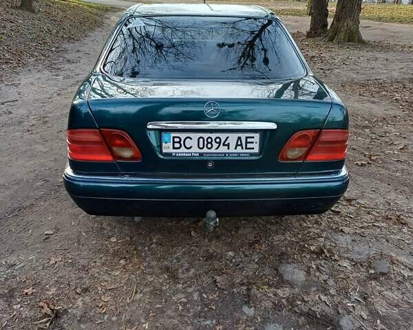 Зеленый Мерседес Е-Класс, объемом двигателя 2.2 л и пробегом 350 тыс. км за 3400 $, фото 5 на Automoto.ua