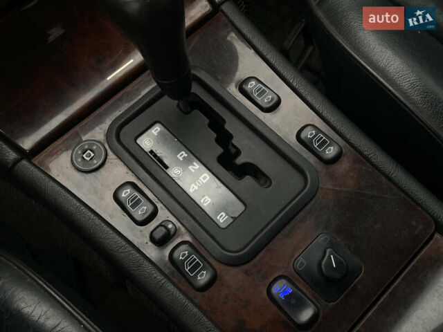 Зеленый Мерседес Е-Класс, объемом двигателя 3.2 л и пробегом 333 тыс. км за 2450 $, фото 9 на Automoto.ua