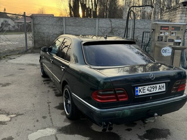 Зеленый Мерседес Е-Класс, объемом двигателя 4.3 л и пробегом 500 тыс. км за 3600 $, фото 3 на Automoto.ua