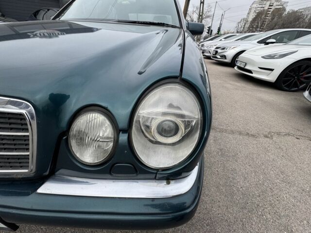 Зелений Мерседес Е-Клас, об'ємом двигуна 4.2 л та пробігом 250 тис. км за 3500 $, фото 11 на Automoto.ua