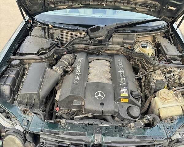 Зеленый Мерседес Е-Класс, объемом двигателя 4.3 л и пробегом 500 тыс. км за 3900 $, фото 7 на Automoto.ua